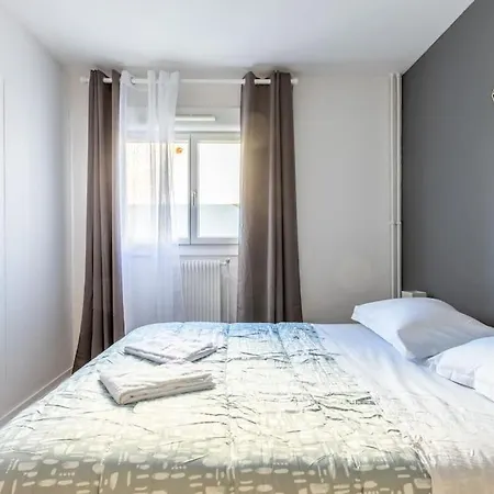 Bel 8 Couchages Equipe- Maurice Thorez * Clermont-Ferrand